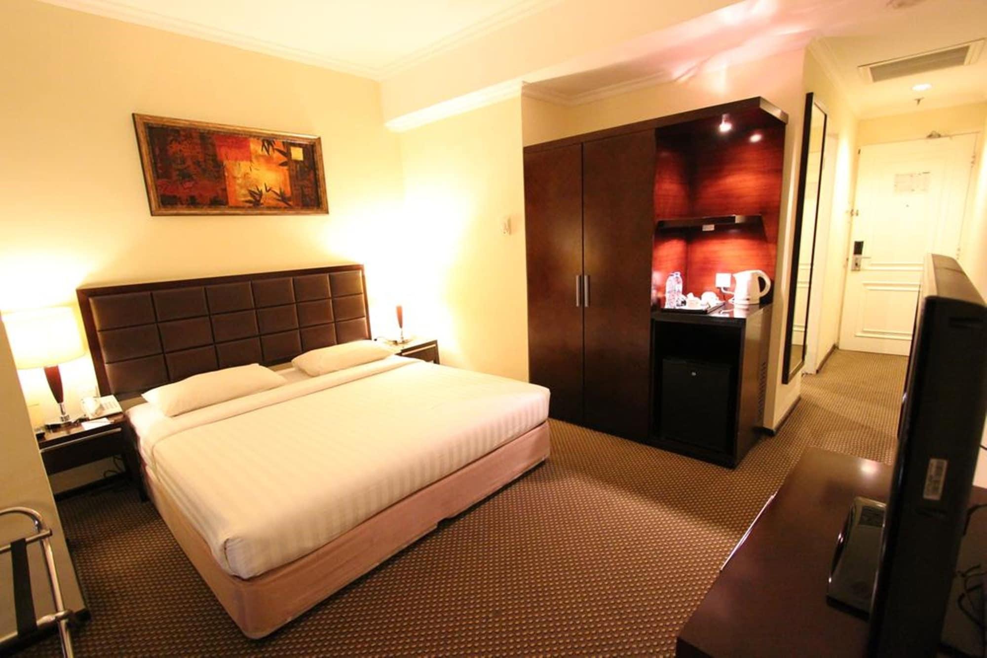 Harmoni One Convention Hotel And Service Apartments Batam Экстерьер фото