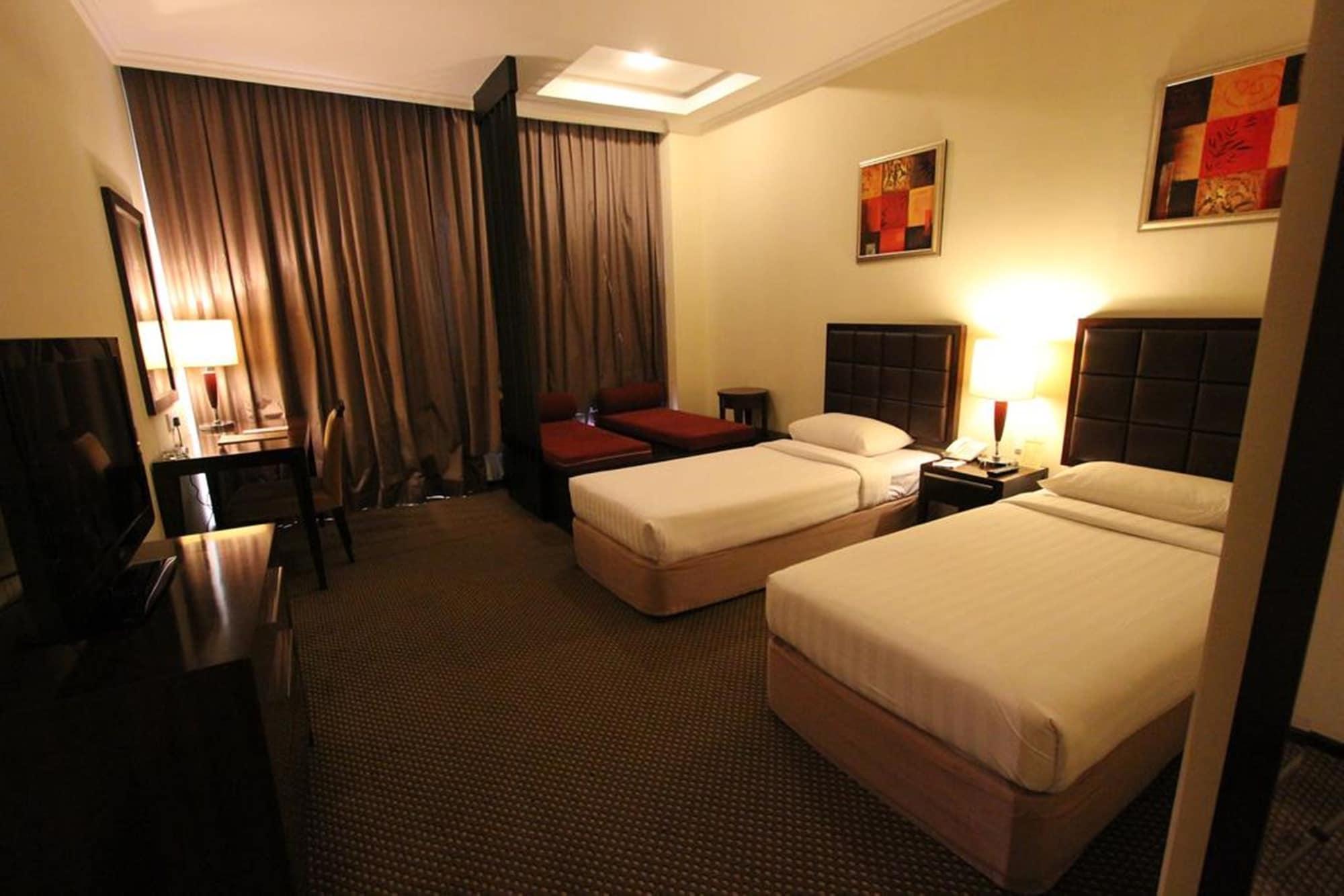 Harmoni One Convention Hotel And Service Apartments Batam Экстерьер фото