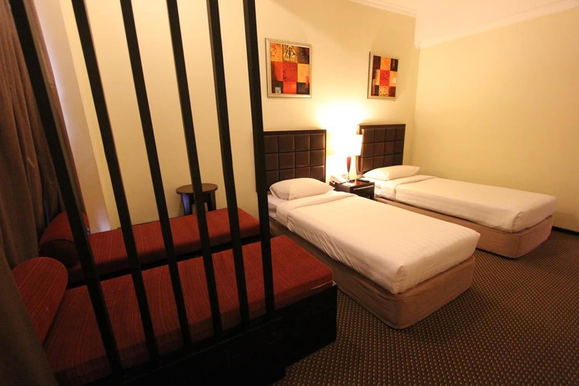 Harmoni One Convention Hotel And Service Apartments Batam Экстерьер фото