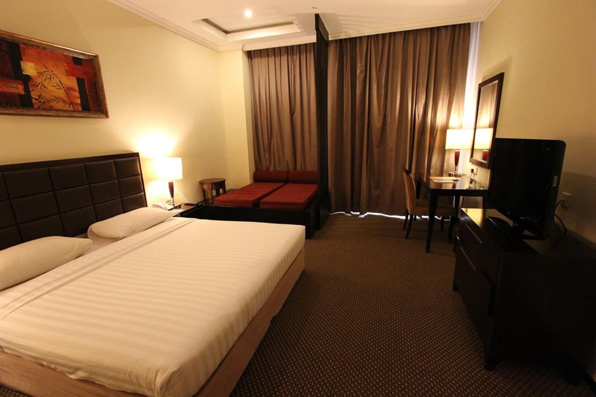 Harmoni One Convention Hotel And Service Apartments Batam Экстерьер фото