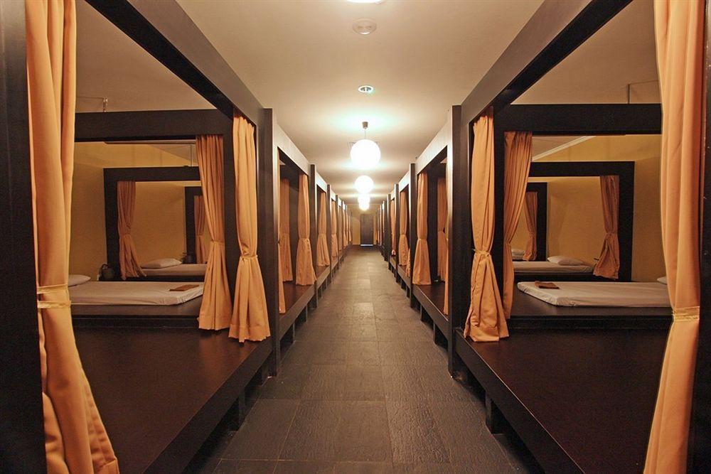 Harmoni One Convention Hotel And Service Apartments Batam Экстерьер фото