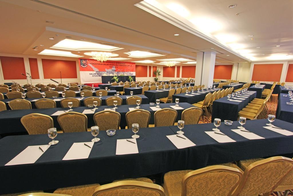 Harmoni One Convention Hotel And Service Apartments Batam Экстерьер фото