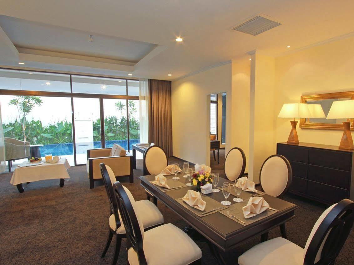 Harmoni One Convention Hotel And Service Apartments Batam Экстерьер фото