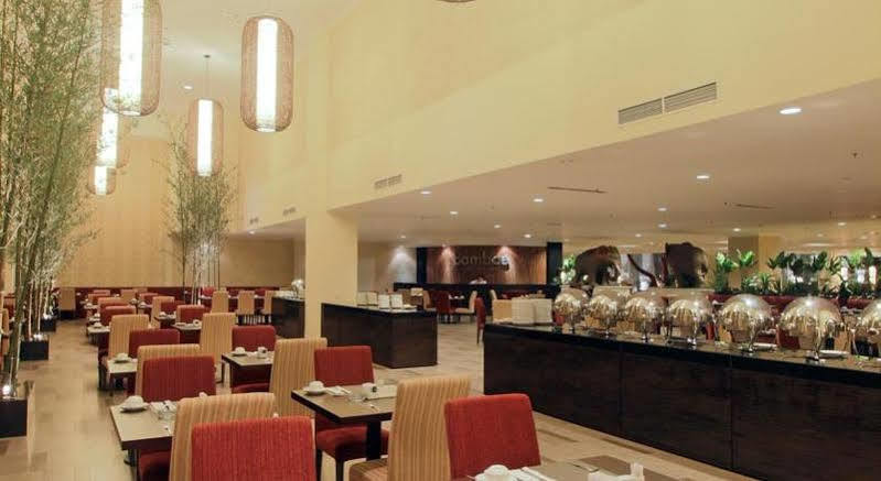 Harmoni One Convention Hotel And Service Apartments Batam Экстерьер фото